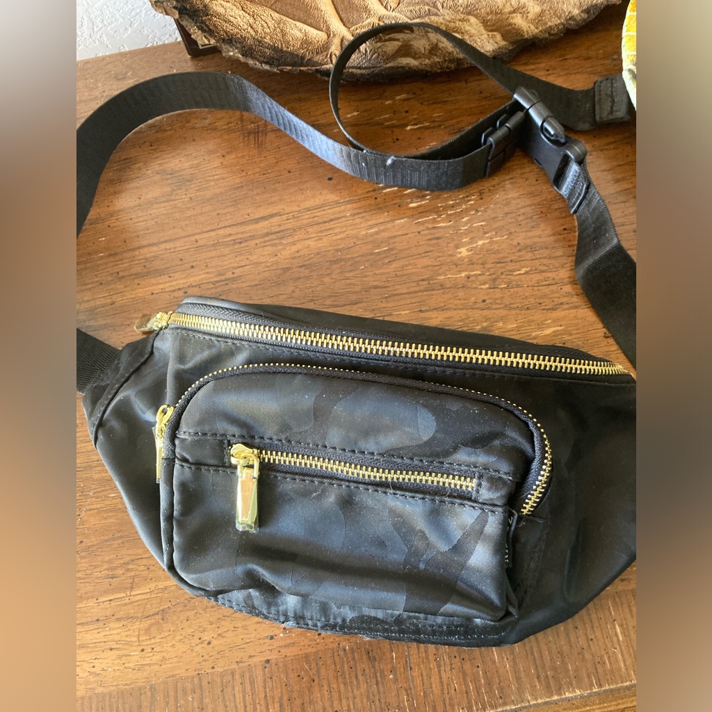 Previously Loved Zorfin Fanny Pack